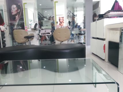 Jonathan Salon Pusat